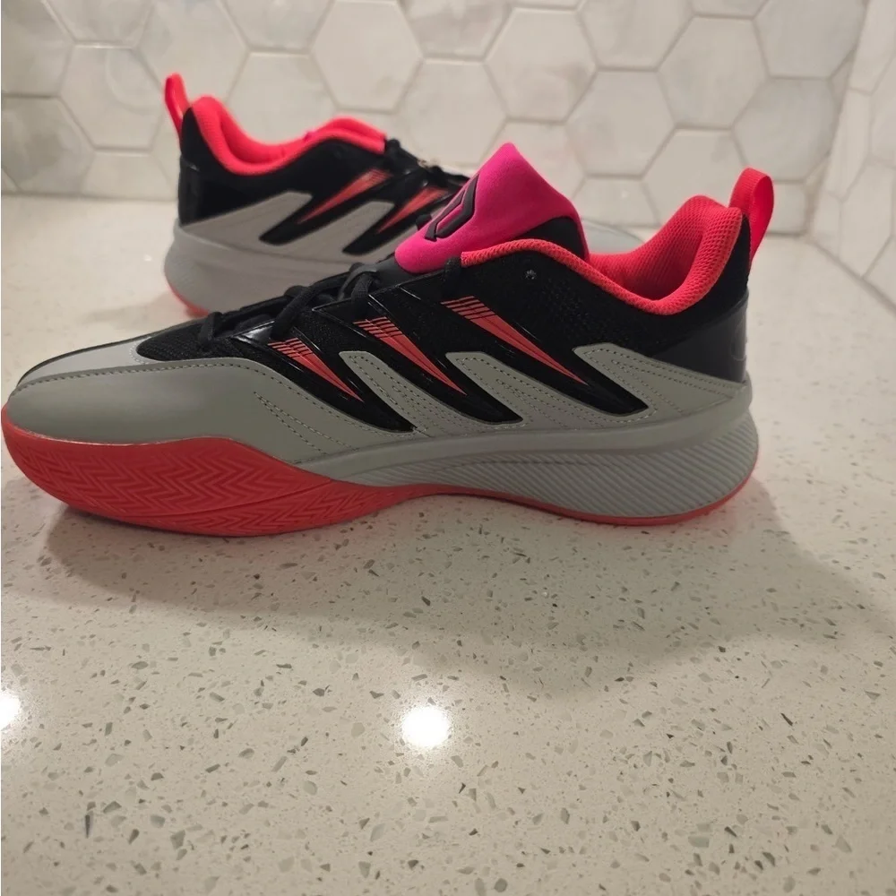 Adidas Men’s Dame Certified 3 Basketball Sneakers Size 9 Low Black Lucred NEW